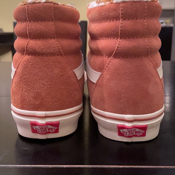 Sk8-Hi Suede Faux Shearling Sneaker - Picture 6 of 7